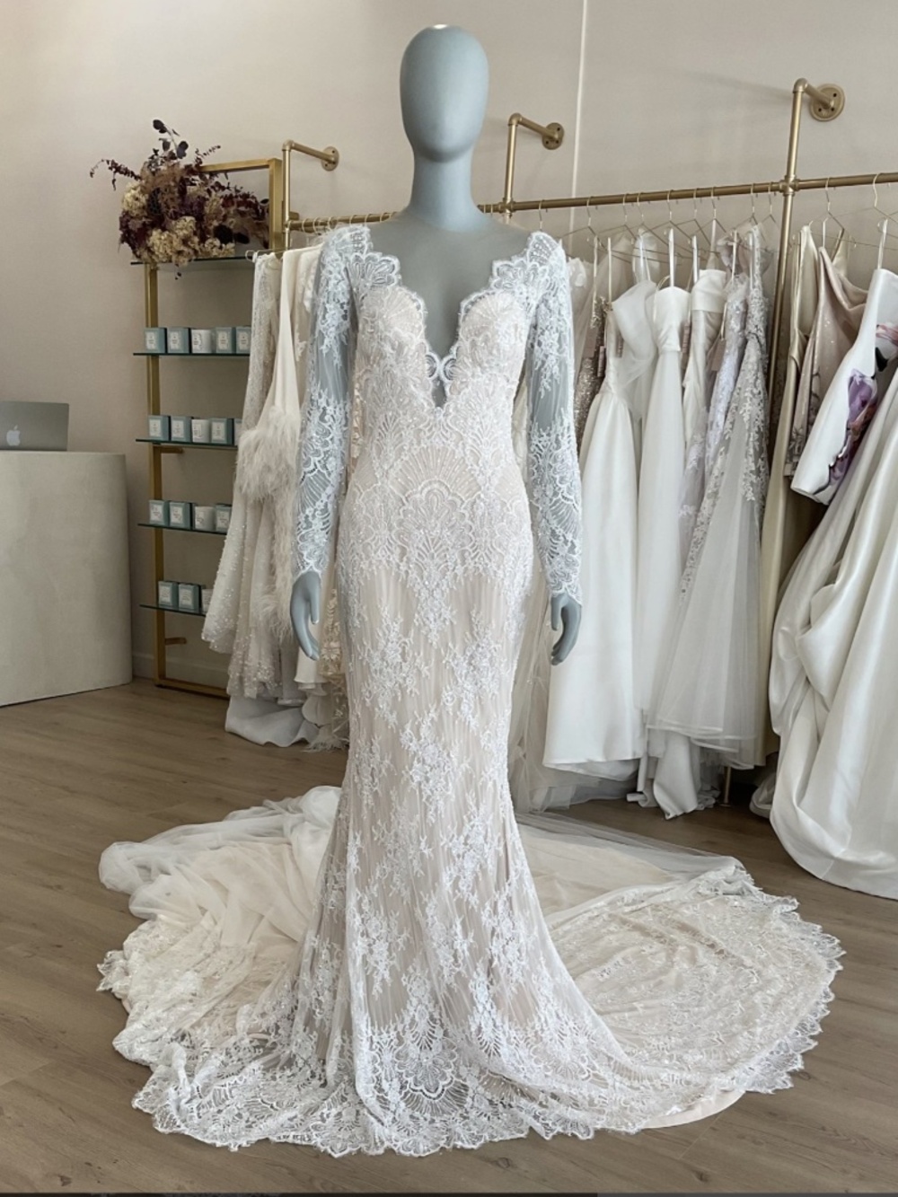 Leah Da Gloria, Custom Made